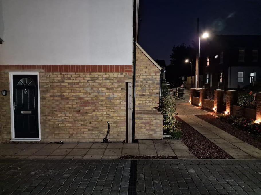 Greenhithe Two-Bedroom Cosy Country Lodge With Private Patio מראה חיצוני תמונה