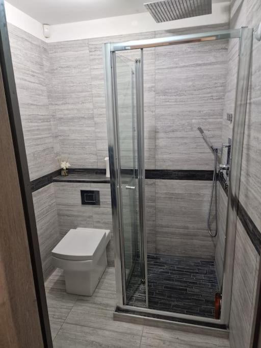 Greenhithe Two-Bedroom Cosy Country Lodge With Private Patio מראה חיצוני תמונה