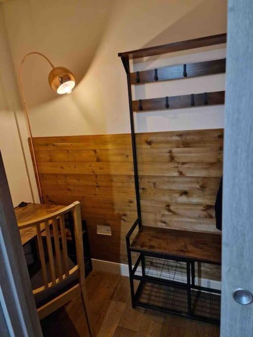 Greenhithe Two-Bedroom Cosy Country Lodge With Private Patio מראה חיצוני תמונה