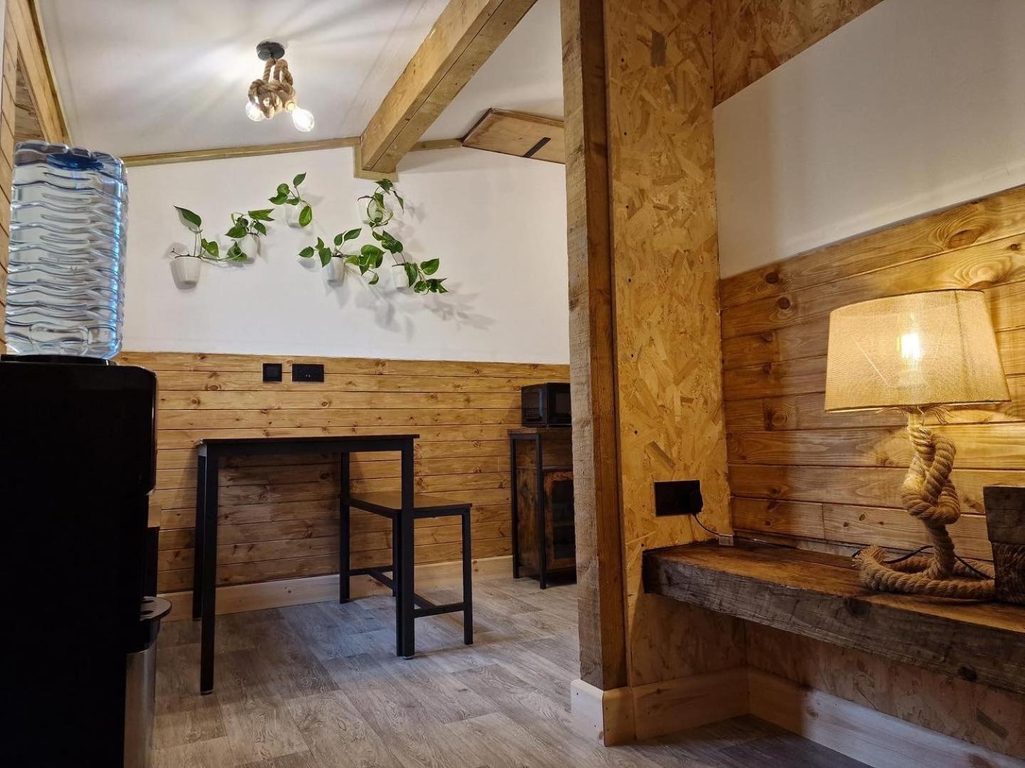 Greenhithe Two-Bedroom Cosy Country Lodge With Private Patio מראה חיצוני תמונה